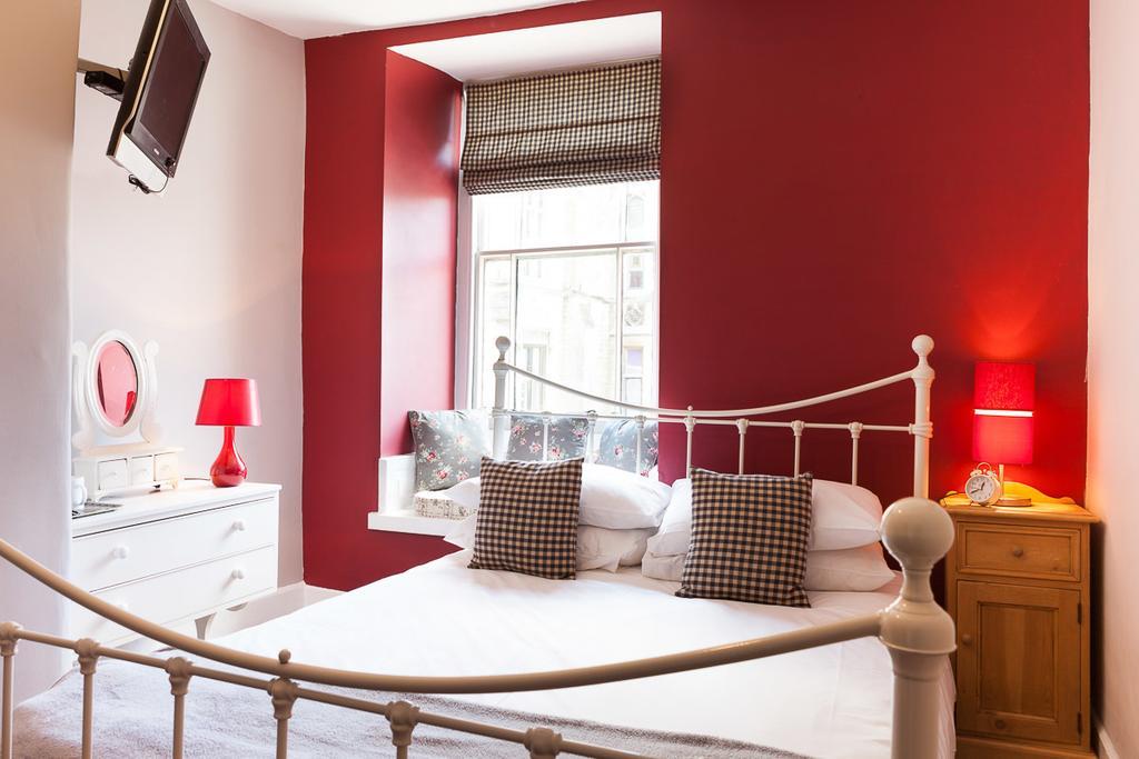 White Hart Hotel Стоу на Вёлд Номер фото