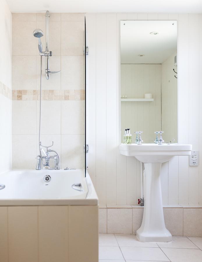 White Hart Hotel Стоу на Вёлд Номер фото